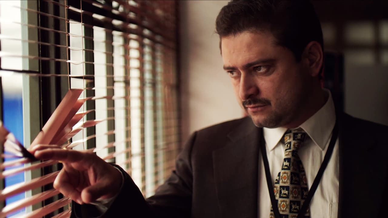 The first step out was contacting the deputy director of the prison,
<b>Dámaso Jiménez Gálvez</b>, who made himself available.