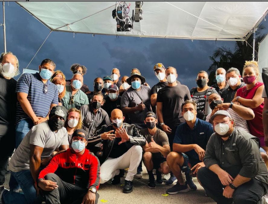 Según este testimonio, el estadounidense "nunca tuvo la intención de incomodar a sus vecinos". Detalló que en "el equipo de seguridad son todos dominicanos, porque Vin quiere ayudar a emplear personas en el área".
<br>