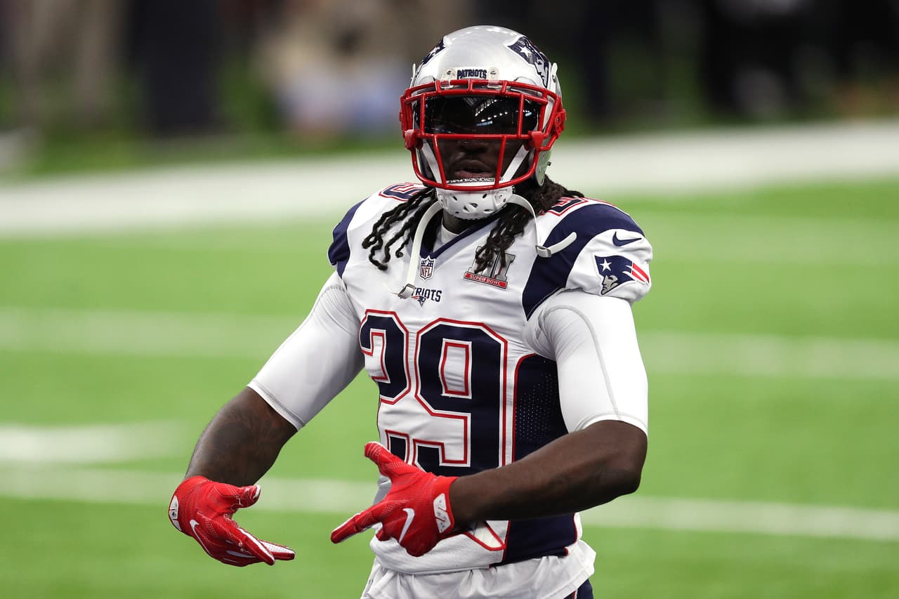 En el 2010 ningún equipo eligió a Blount en el draft, pero este firmó como agente libre con los Tennesse Titans, con quienes no debutó. Ese mismo año pasó a los Tamba Bay Bucaneers hasta 2012, luego fue a los Patriots en 2013, se fue a los Pittsburg Steelers y regresó en el 2016 a New Egngland Patriots.