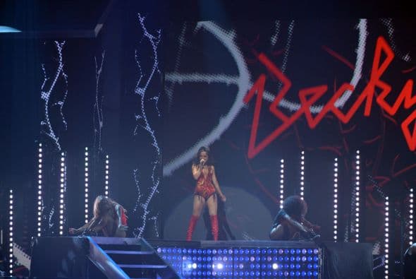 Becky sorprendió a todos con su presentación.