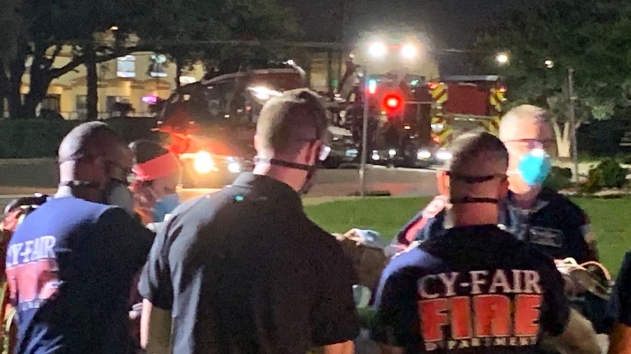 Balean y dejan grave a un novio la noche de su boda en el noroeste del condado Harris