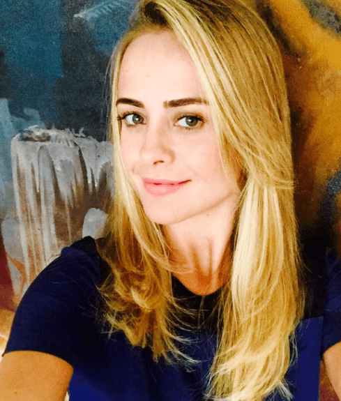 En 1997, Juliana obtuvo su primer papel como actriz en la serie ‘Brava Gente’.