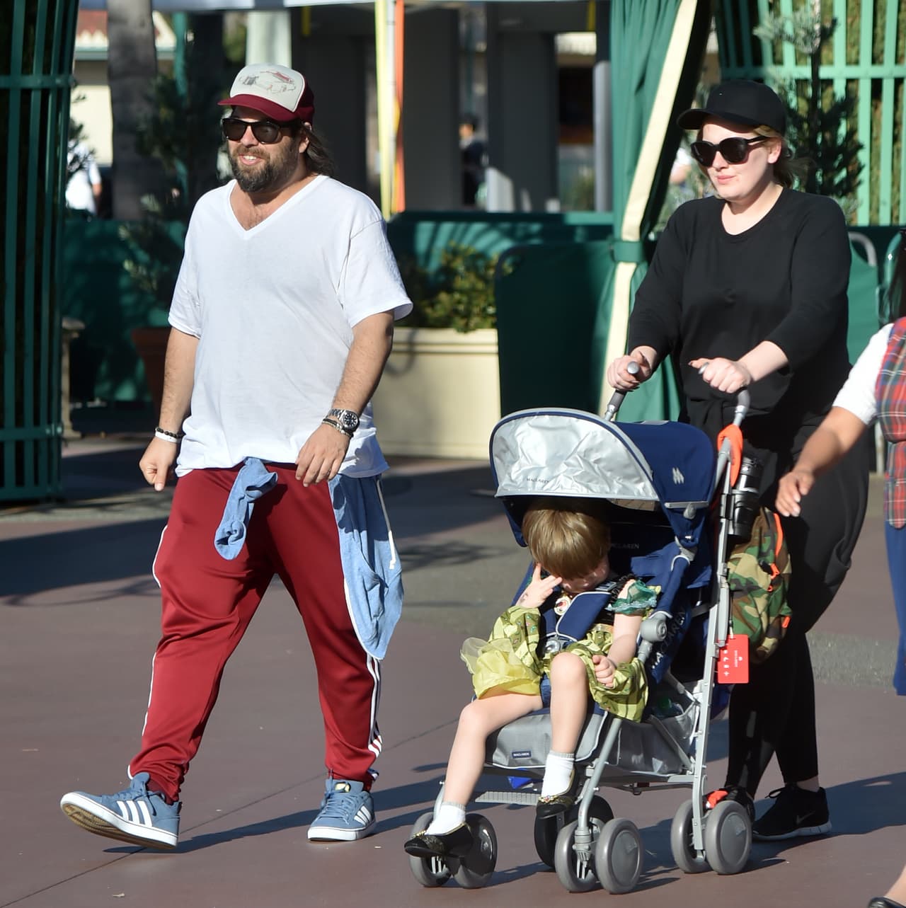 Tal vez hasta más emocionada que su pequeñín.