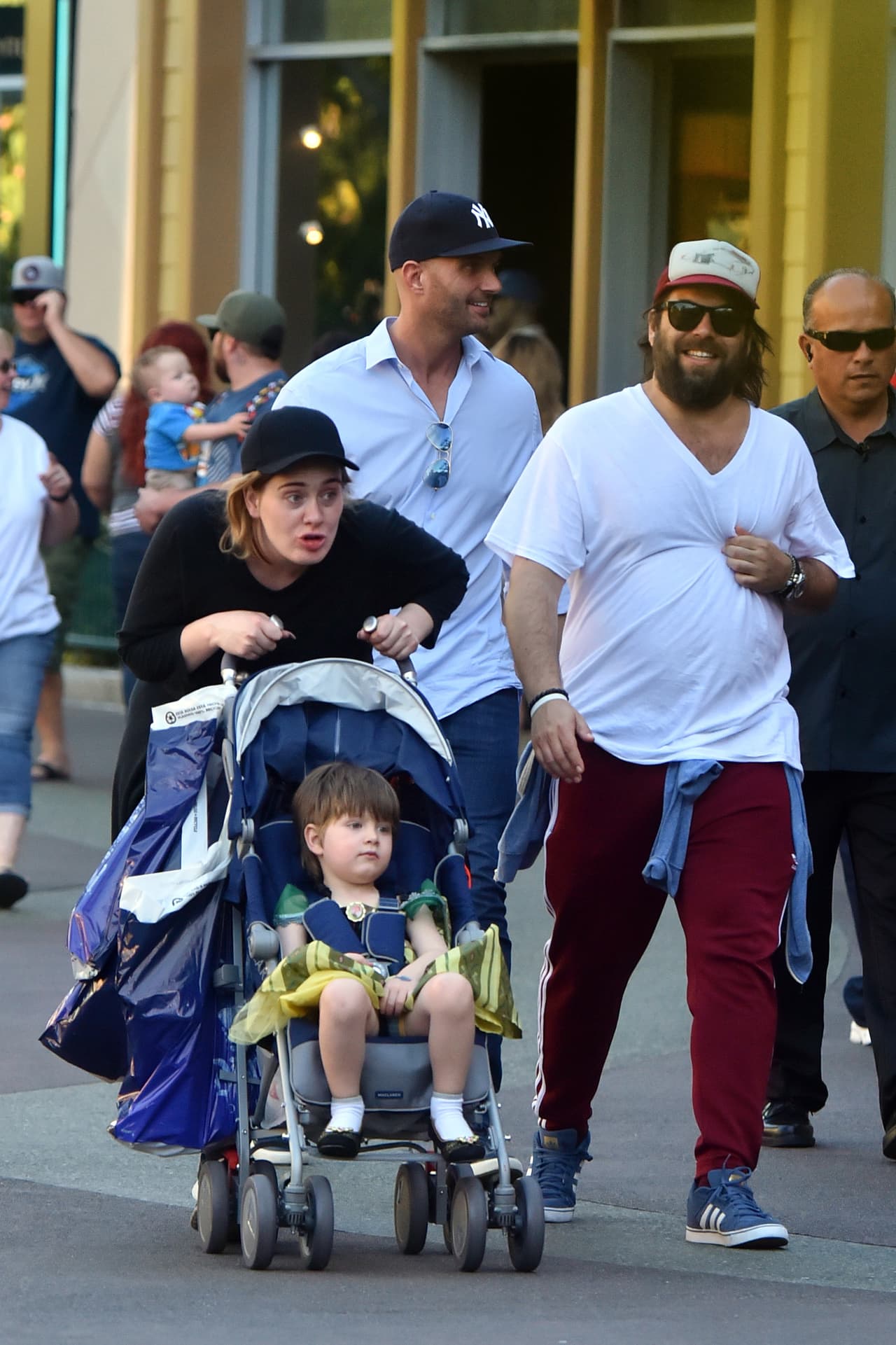 La cantante llevó a su hijo Angelo.
