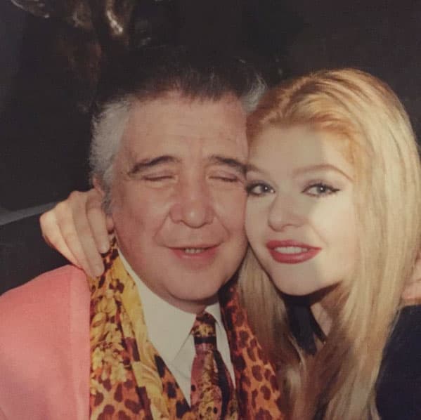 Itatí compartió que el tema principal del melodrama fue compuesto por su fallecido padre, Roberto Cantoral, y su hermano: "Mi papá, que en paz descanse, y mi hermano hicieron la canción", dijo.
<br>