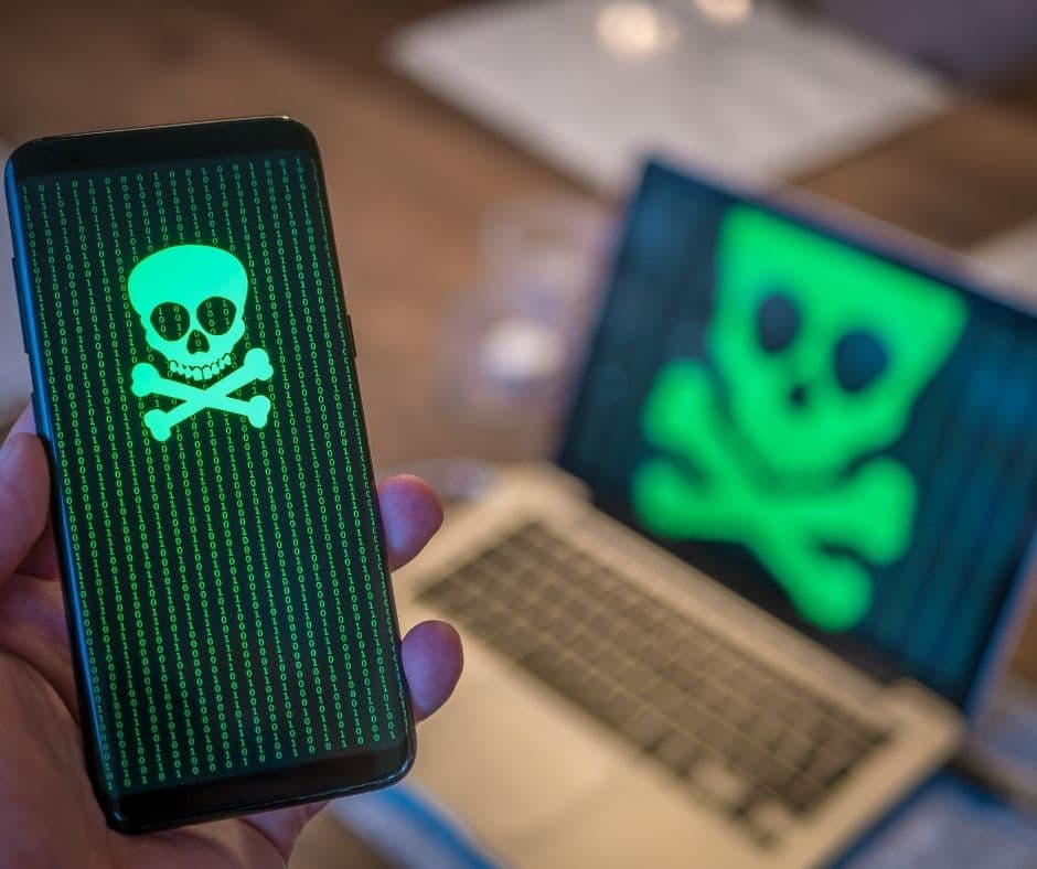 <b>Para evitar ataques cibernéticos</b>, debes usar contraseñas seguras y no repetirlas en otros sitios. Además, debes contar con antivirus y antimalware actualizados y permitir que tu dispositivo se actualice automáticamente. Una buena recomendación de seguridad es contar con autenticación de dos factores.
<br>