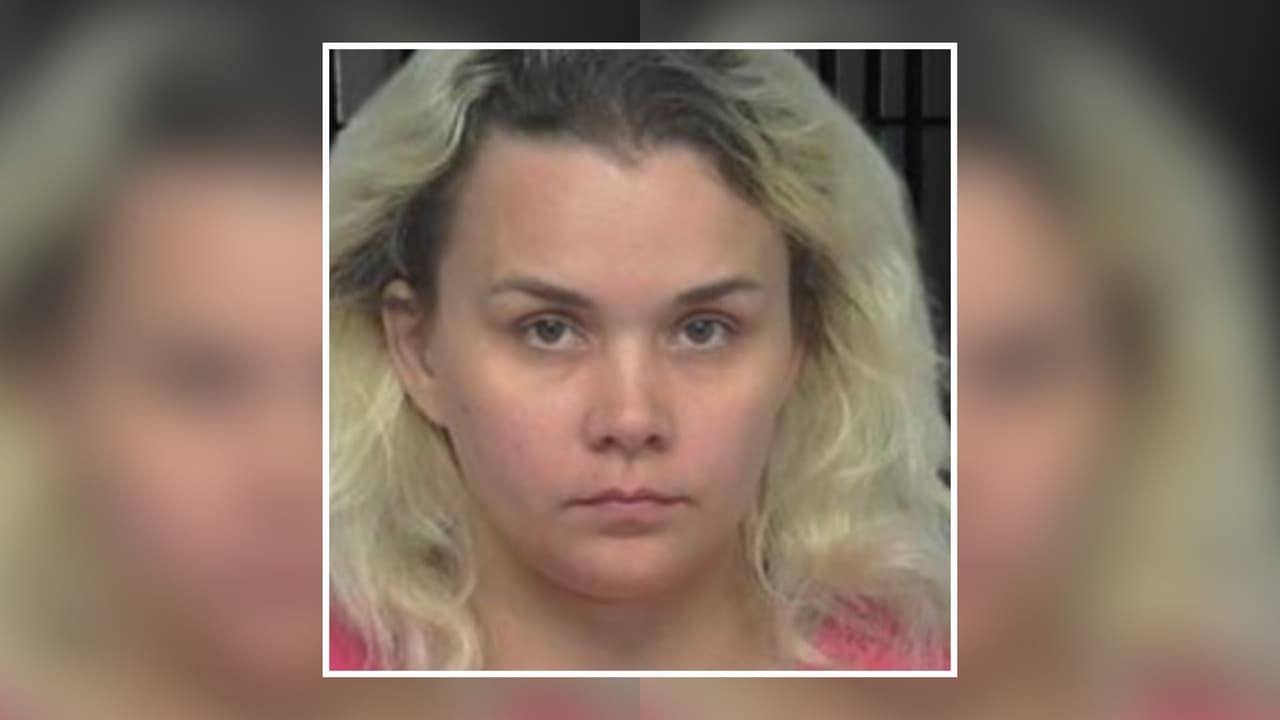 Detienen en Texas a mujer acusada de liderar una red de tráfico de menores de edad