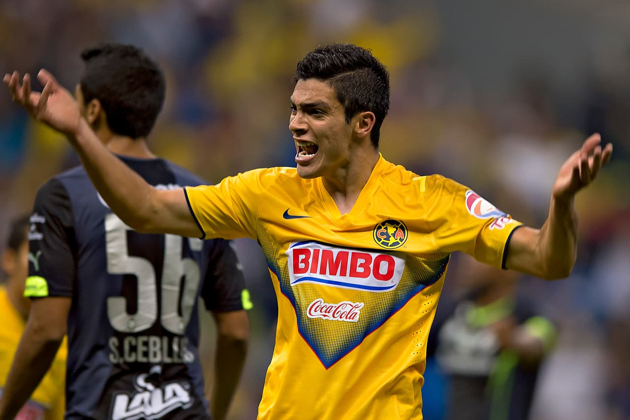 <b>Santos, la gran víctima</b>
<br>El equipo que más padeció la presencia de Raúl Jiménez en el campo fue Santos Laguna de la Liga MX tras haber recibido cinco goles del artillero mexicano.