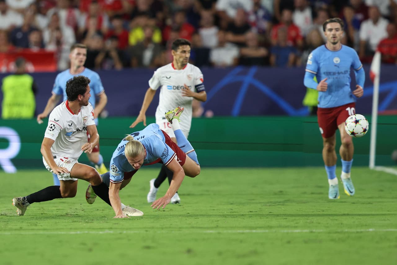 Sevilla hizo todo lo posible por contener los ataques de Erling Braut Haaland.
<br>