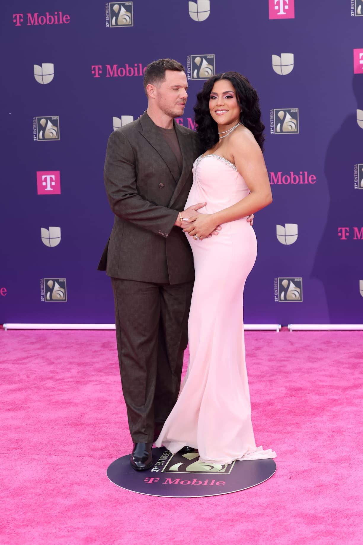 <b>Francisca</b> lució su pancita de embarazo junto a su esposo Francesco Zampogna.