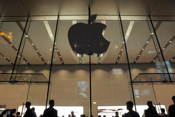 APPLE " Y en primer lugar se coloca la empresa de la manzana con 85.62 puntos, avanzando cuatro posiciones desde el año pasado. Este puntaje es un récord en toda la historia del sondeo de Harris Interactive.