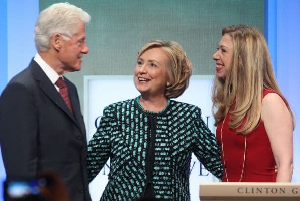 Los Clinton pronto serán abuelos. Chelsea espera a su primer bebé.