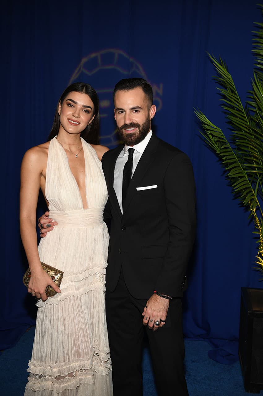 Los invitados especiales brillaron con luz propia en la alfombra azul del Balón de Oro 2019 de la Liga MX celebrado este sábado en Los Ángeles.