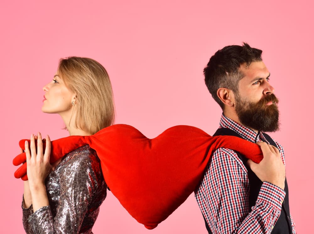 Un Tauro no suele recibir bien este tipo de noticias. En un truene, si no se pone exageradamente posesivo, también puede pretender que no pasó nada, que ya se arrepentirá, pero en el fondo alberga mucho rencor y hasta celos. Este comportamiento tóxico y egoísta puede hacerles llegar a pensar que tu ex todavía les quiere y no puede vivir sin él, una maravilla de ser humano.