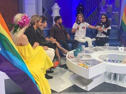 "A veces no. A veces, la gente lastima, lastima y lastima mucho. Y hace mucho daño", consideró la también actriz. 
<br>