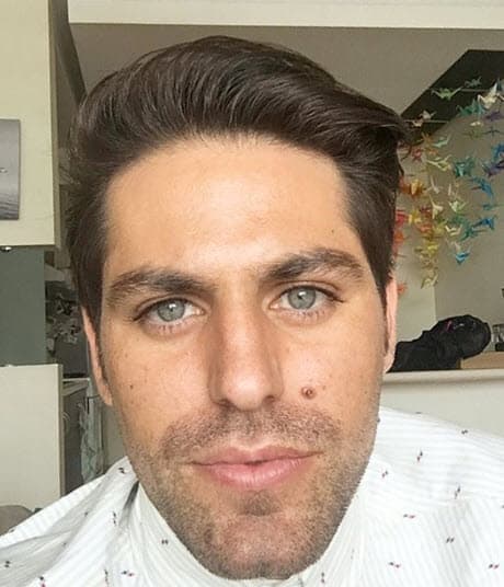 Tras seguir la ruta de fuga de la camioneta negra donde viajaban los homicidas, los investigadores detectaron que ésta pasó por una caseta de cuota con un tag (pase automático) y fue así como consiguieron identificar los datos del vehículo con matrícula 678 XFB y al propietario.