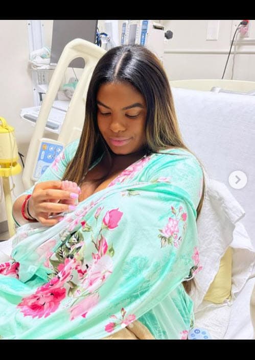 Se trata de Gianella Gazmey, quien nació en junio pasado en Texas. 
<b><a href="https://www.univision.com/famosos/lo-que-se-sabe-supuesto-hijo-no-reconocido-anuel-aa-con-melissa-vallecilla" target="_blank">Su madre es Melissa Vallecilla. </a></b>
<br>