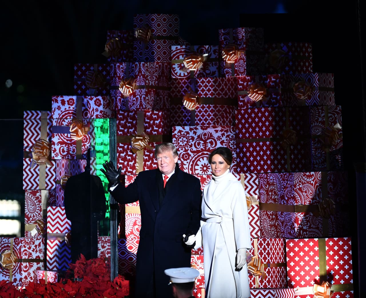 Los Trump saludaron a los asistentes a la ceremonia en la capital y el presidente dijo unas breves palabras.