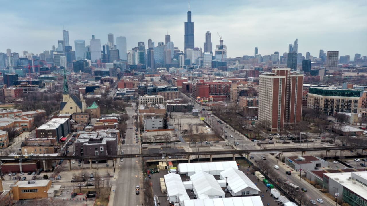 Chicago se enfrenta a un viernes frío con brisas y cielos nublados