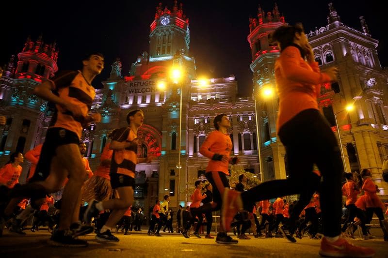 Varios corredores de la tradicional San Silvestre Vallecana, última carrera popular del año en España.