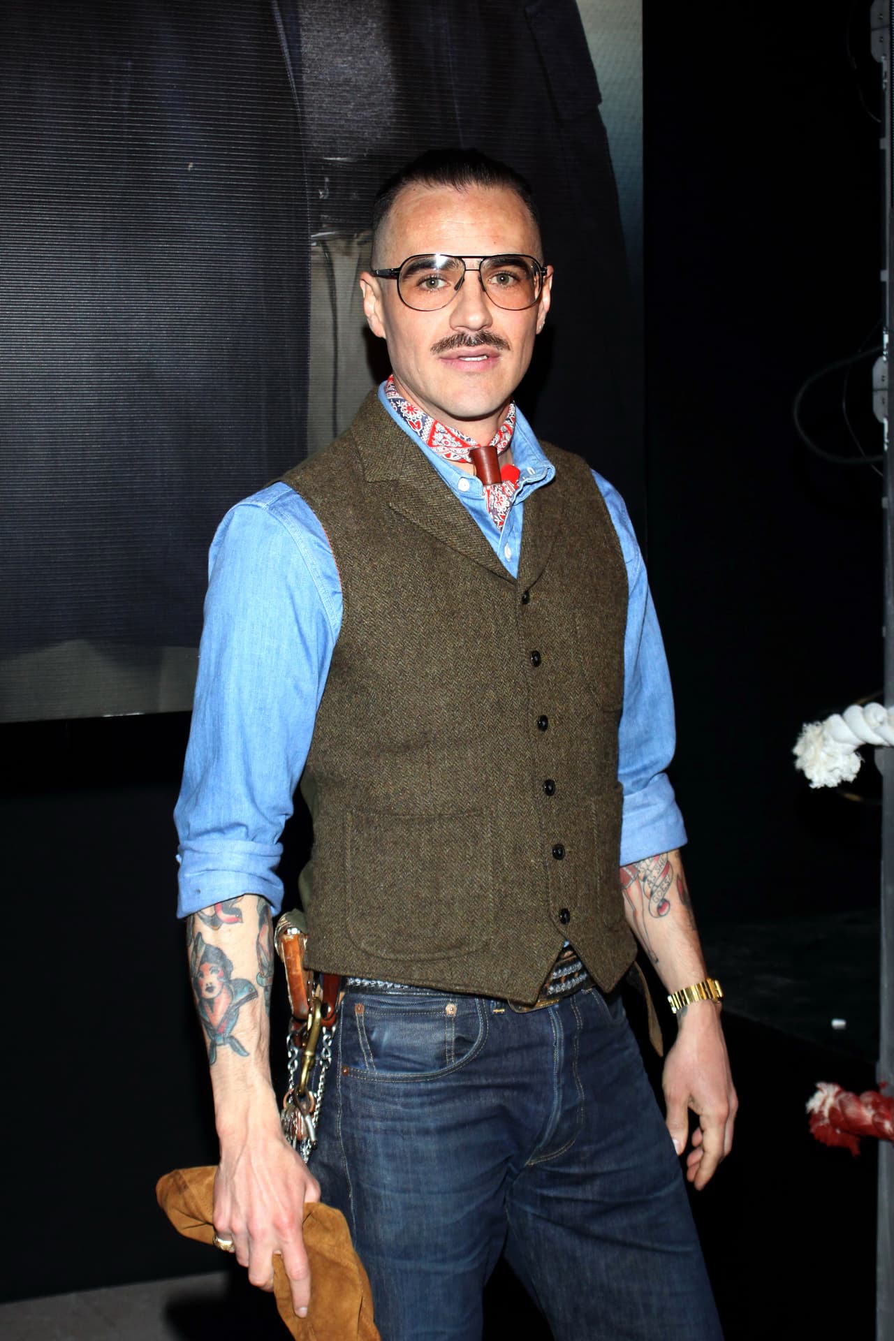 Además de actor, Poza incursionó en la televisión como presentador del matutino Hoy. El año pasado actuó en las series Por amar sin ley 2 y Ringo. Para este año, el actor prepara el estreno de 'Oscuro deseo', que se transmitirá por Netflix.