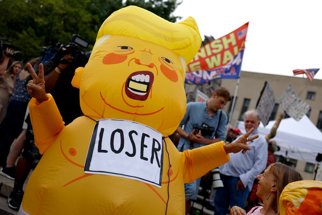 <b><a href="https://www.univision.com/noticias/politica/donald-trump-indictment-acusacion-criminal-comparece-corte-federal-washington-dc-elecciones-2020-asalto-capitolio" target="_blank">📌 Mira aquí la cobertura en directo desde la corte.</a></b>