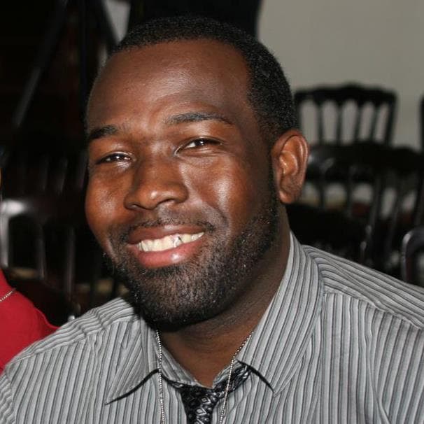 El músico y activista Pablo Blanco busca impedir la libertad condicional de Gónzalez.