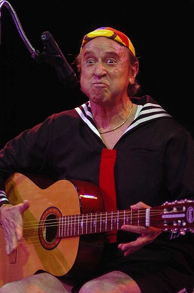 Además, agradeció al personaje ya que lo mantiene joven y con energía.