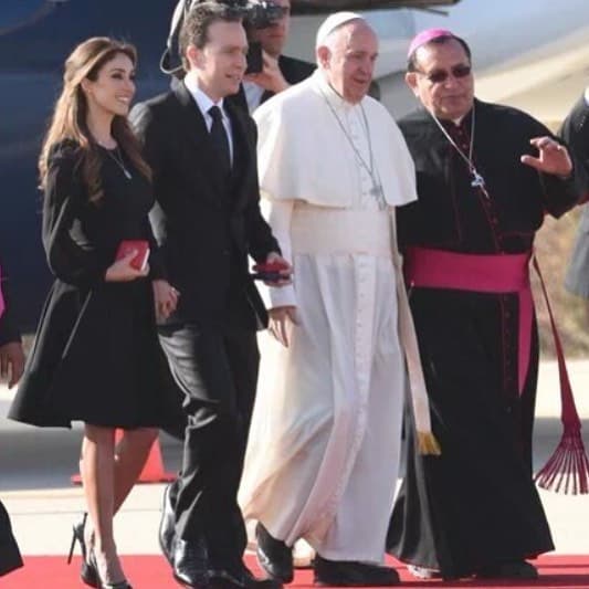 La cantante y actriz mostró en redes sociales una serie de fotos del recibimiento que le dieron al Sumo Pontífice en Chiapas, durante su visita a México.