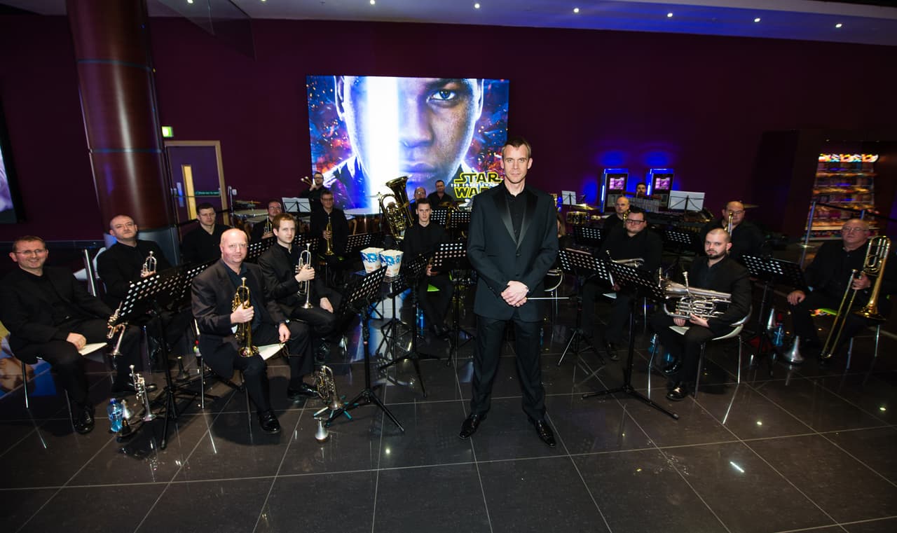 Londres por su parte celebró la llegada de la nueva entrega con un concierto de orquesta en el que los fans pudieron disfrutar de la icónica música de Star Wars.
