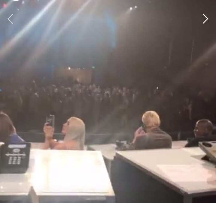 El beisbolista no le perdió el paso, siempre atrás de ella, viendo que Kim estuviera cómoda, la mayor de las Kardashian realizó una transmisión en vivo en su instagram, la cual fue captada por ARod.