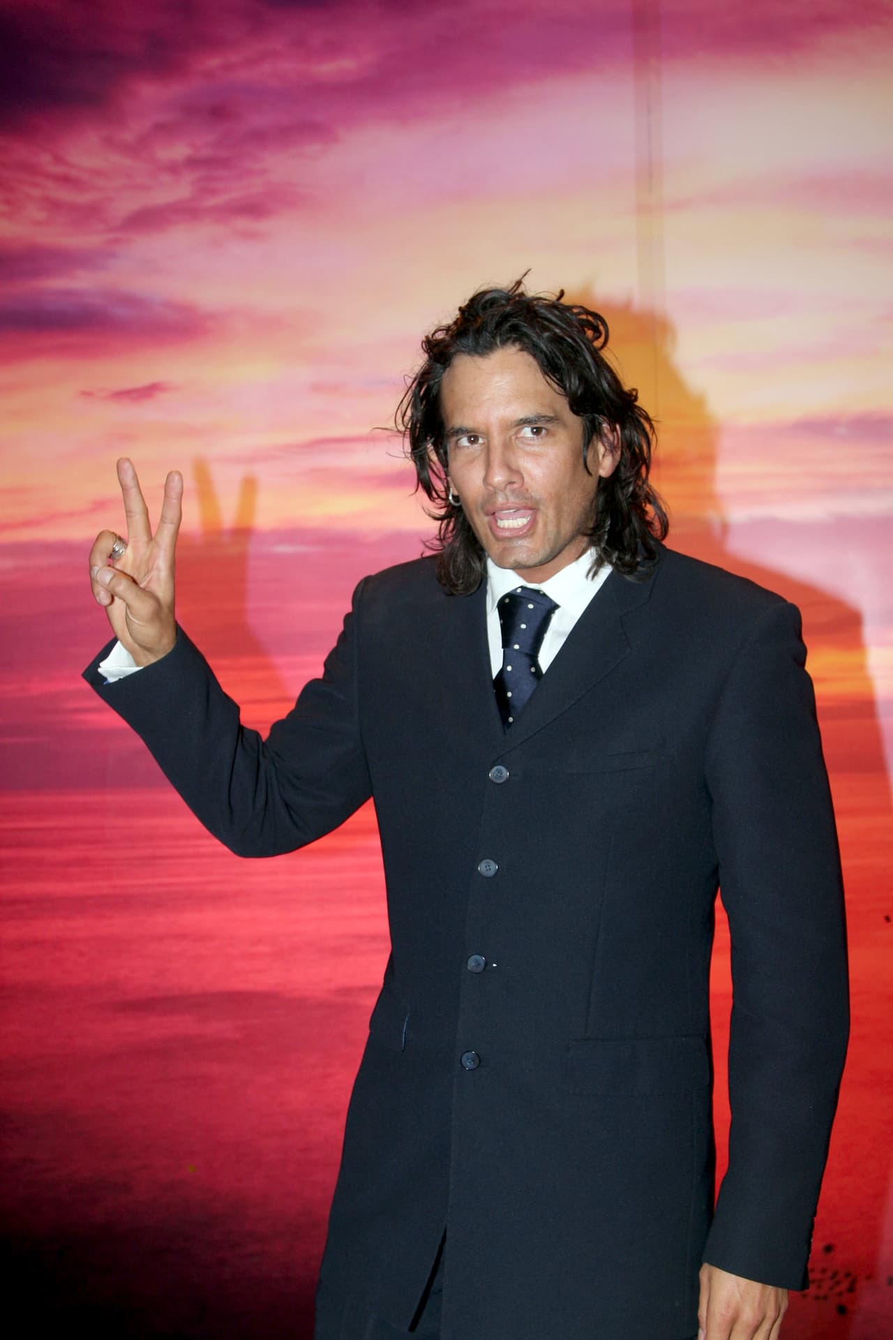 El actor fue despedido de la telenovela 'Mar de amor' por varios problemas que tuvo con la producción y los actores.