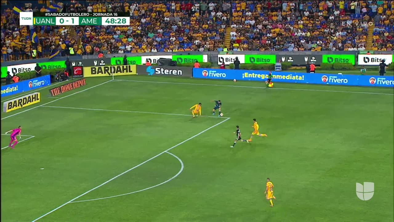 ¡TIRO ATAJADO! disparo por Federico Viñas.