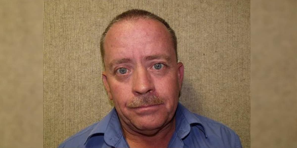 Arrestan a un alto funcionario escolar en California por presunto tráfico de pornografía infantil