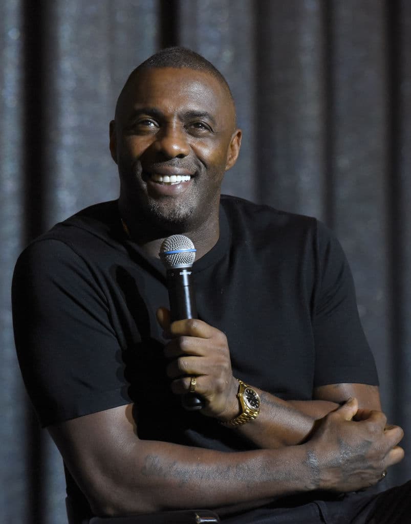 Aunque el actor británico no se refirió ni mencionó el nombre de Cardi B, es obvio que le respondía a ella por el live que había hecho apenas un rato antes.