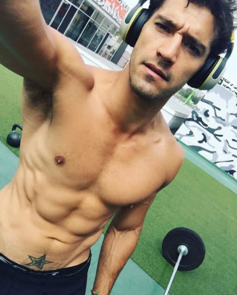 Raúl nació en Monterrey, Nuevo León en México.