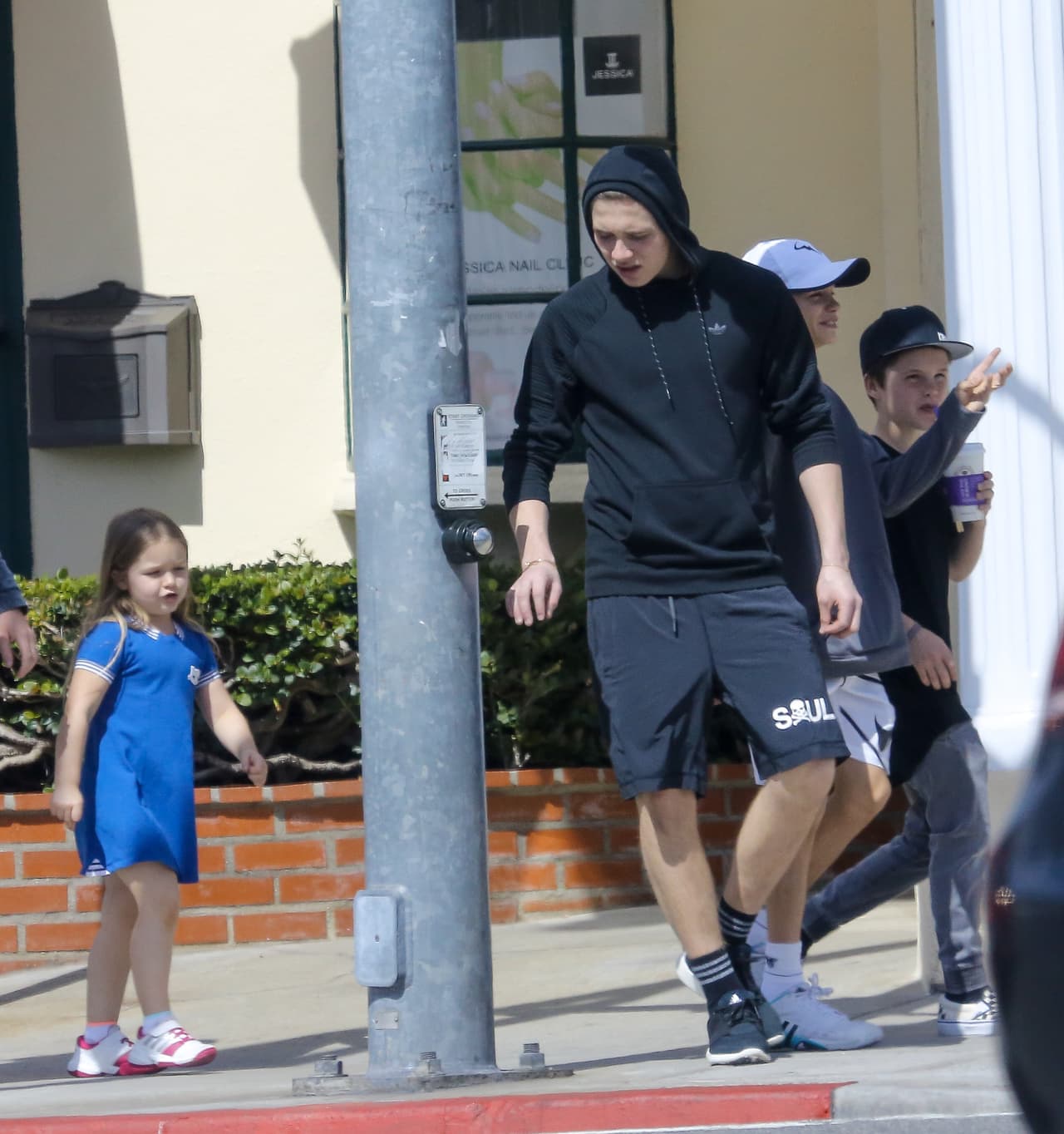 Los chicos fueron con sus papis famosos a quemar unas cuantas calorías.