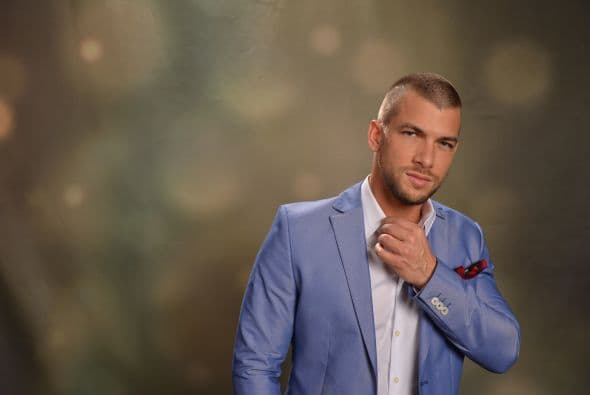 Junto con la hermosa Gredmarie, Carlos dará lo mejor de si en el Backtage Pass.