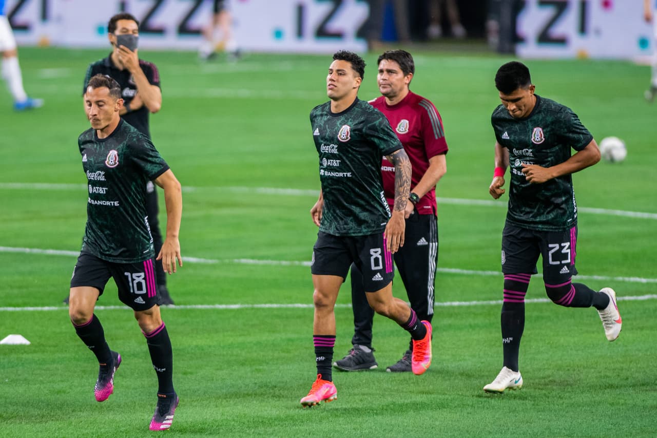 La selección mexicana derrotó a Islandia tras un primer tiempo que generó algunas dudas, pero en el complemento con ‘Chucky’ Lozano, Héctor Herrera, Néstor Araujo y Gerardo Arteaga, el partido se volvió todo del lado del Tri y se llevaron el triunfo.