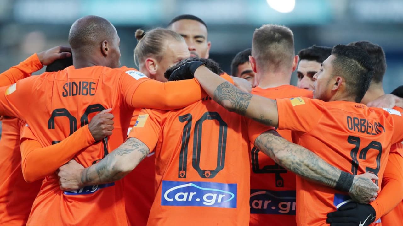 Orbelín Pineda asiste para darle el triunfo al AEK y acercarlo al liderato