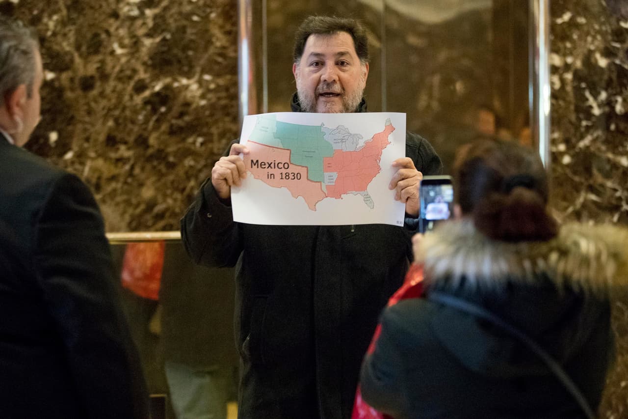 "Pagaremos el muro pero con el mapa de 1830": un político mexicano protesta en la Torre Trump