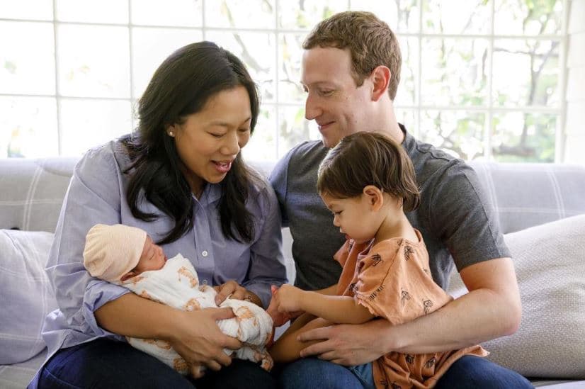 <b>#8 Mark Zuckerberg y Priscilla Chan</b>
<br>En agosto de 2017, el creador de Facebook y su esposa ampliaron su familia con el nacimiento de su segunda hija, a quien decidieron llamar August, un nombre que, en inglés, hace honor al mes en el que nació. Su primogénita, nacida en 205, se llama Maxima. 
<br>