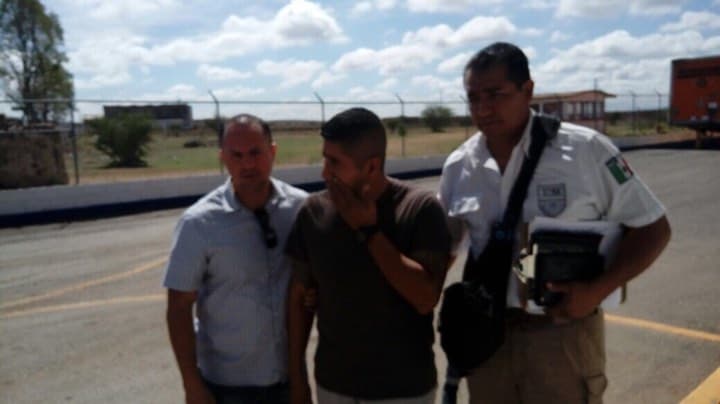 Autoridades migratorias descubrieron a Lara Valdez durante una inspección en una maquiladora. Tenía papeles falsos, dijo un funcionario a Univision Noticias.