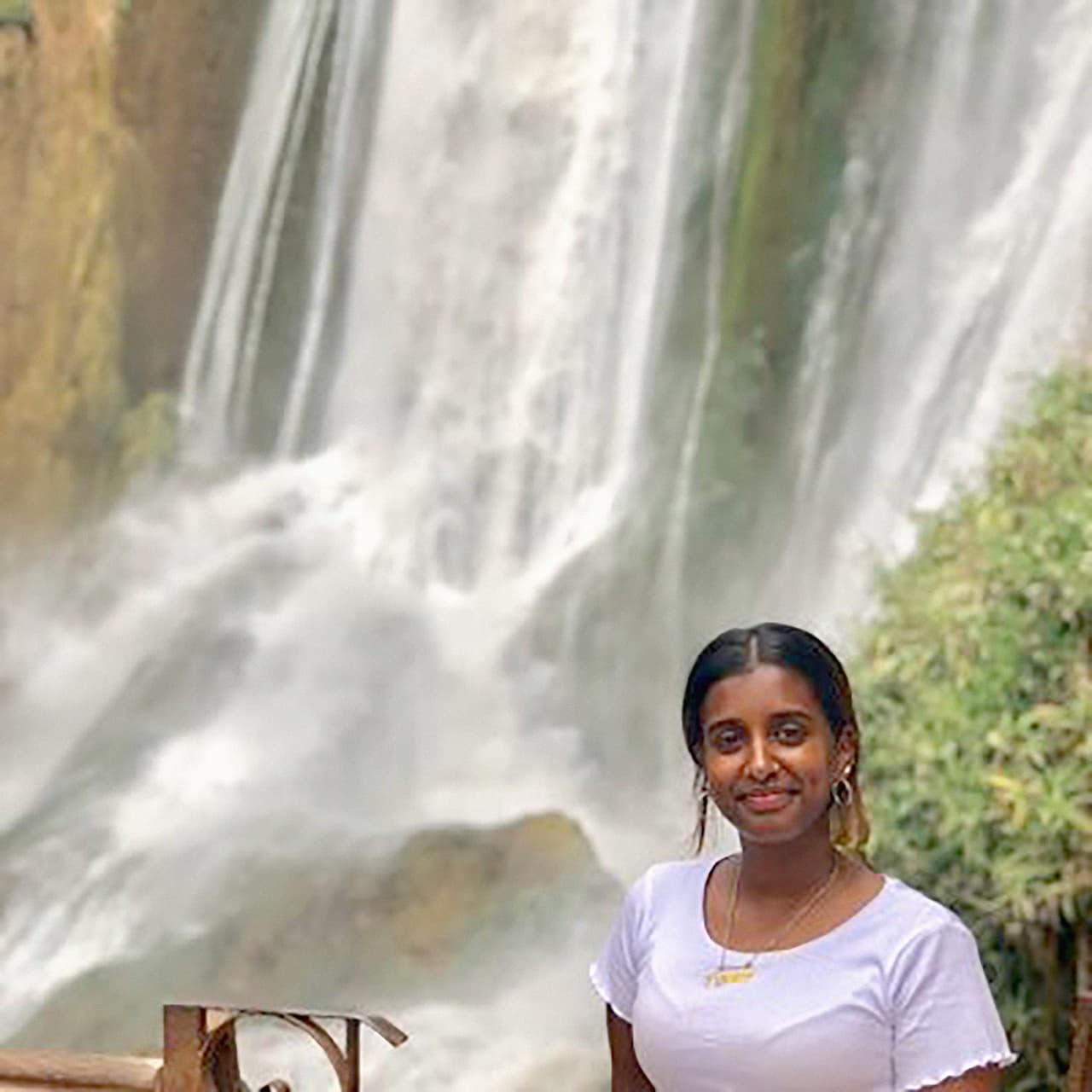 La misión de 
<b>Sai Kadirrajah</b> es la de quitar el estigma de las enfermedades mentales, especialmente entre los más jóvenes. Como parte de la organización YoungMinds, Sai recorre países en desarrollo y promueve programas de salud mental.