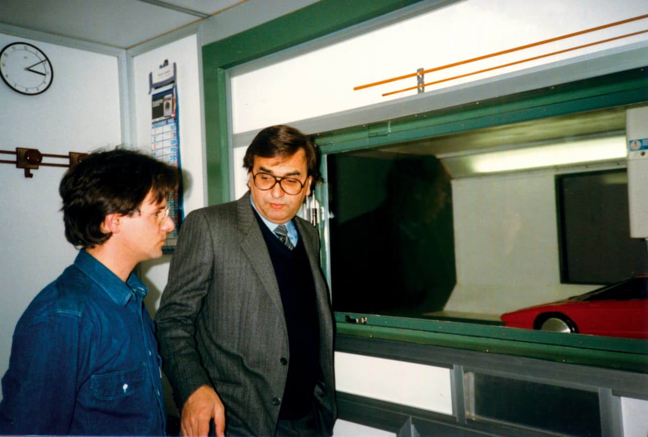 Meses después visitó a Giulio Alfieri en la fábrica de Lamborghini, recordándole que el propósito de mudarse a Italia fue crear ‘el carro más lindo del mundo’.