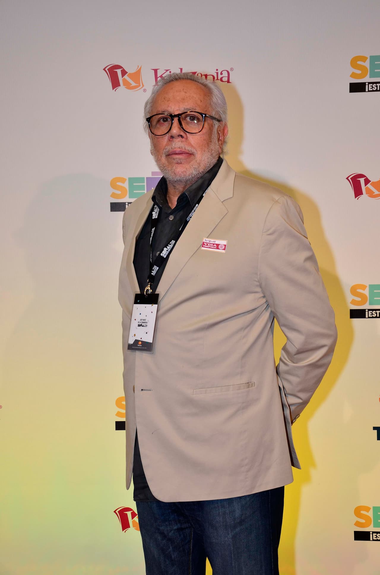 En la carta, Sasha Sökol también comenta que en su momento, sus padres se enteraron de lo que sucedía entre ella y el productor y 
<b>se "volvieron locos"</b> al punto en que decidieron sacarla de Timbiriche y mandarla al extranjero a estudiar con tal de separarla de él. 
<br>