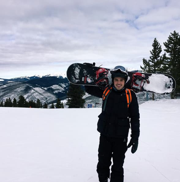 Desde la cima de la montaña, listísimo para todo.