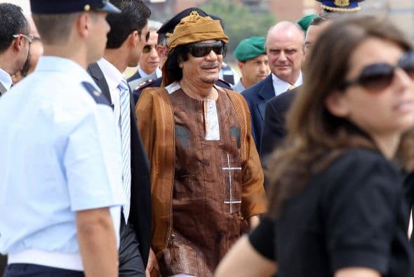 Las fuerzas leales al líder Moamar Gadafi instalaron puestos de revisión en la capital de Libia para registrar vehículos y posiblemente disuadir a la población de participar en las manifestaciones contra el gobierno convocadas para el viernes.