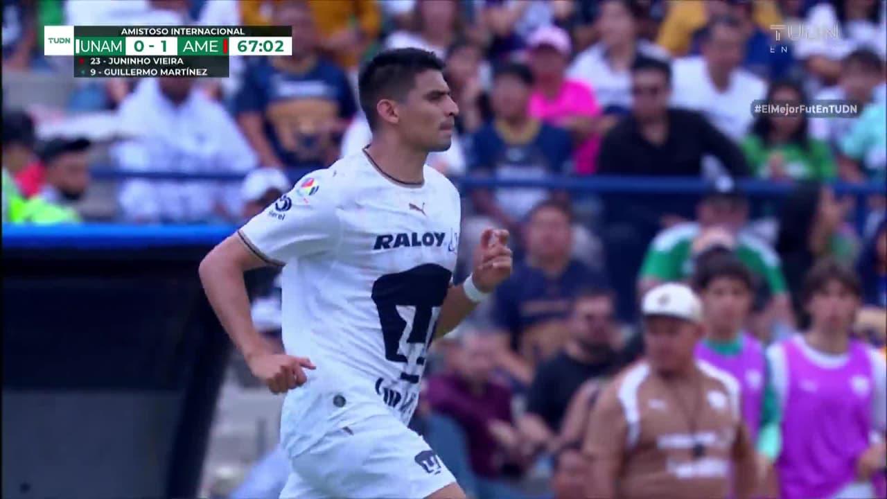 ¡Ovación para el Memote! El seleccionado ingresa a la cancha junto a Chicote Calderón