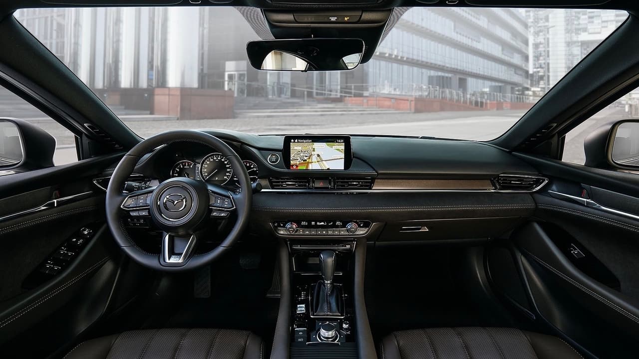 <h3 class="cms-H3-H3">¿Debo comprar uno?</h3>
<br>Sin duda. Un sedán elegante y espacioso y además con calidad certificada es una propuesta demasiado tentadora para rechazarla.